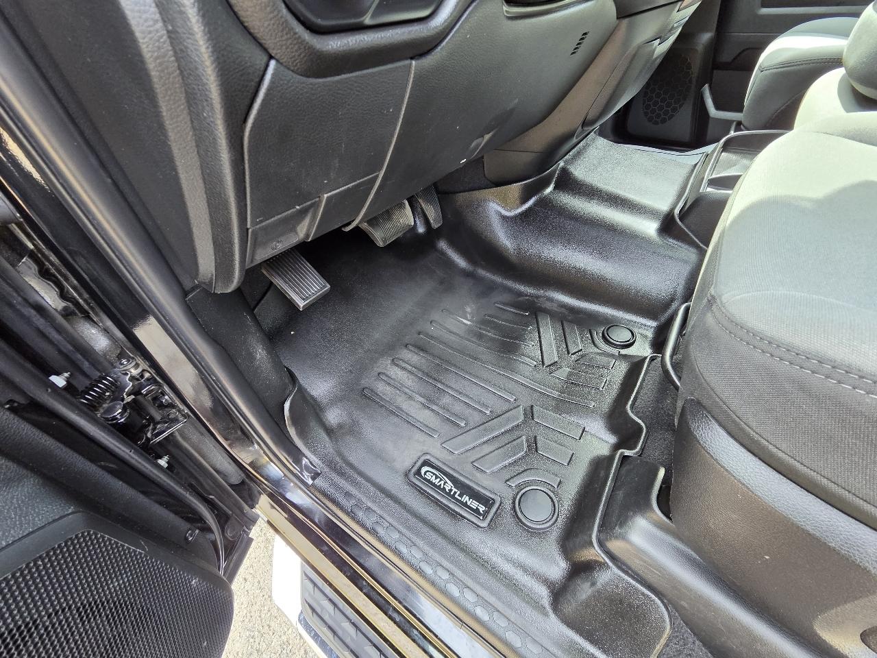 RAM 2500 Big Horn 4x4 Crew Cab 8' Box 2021