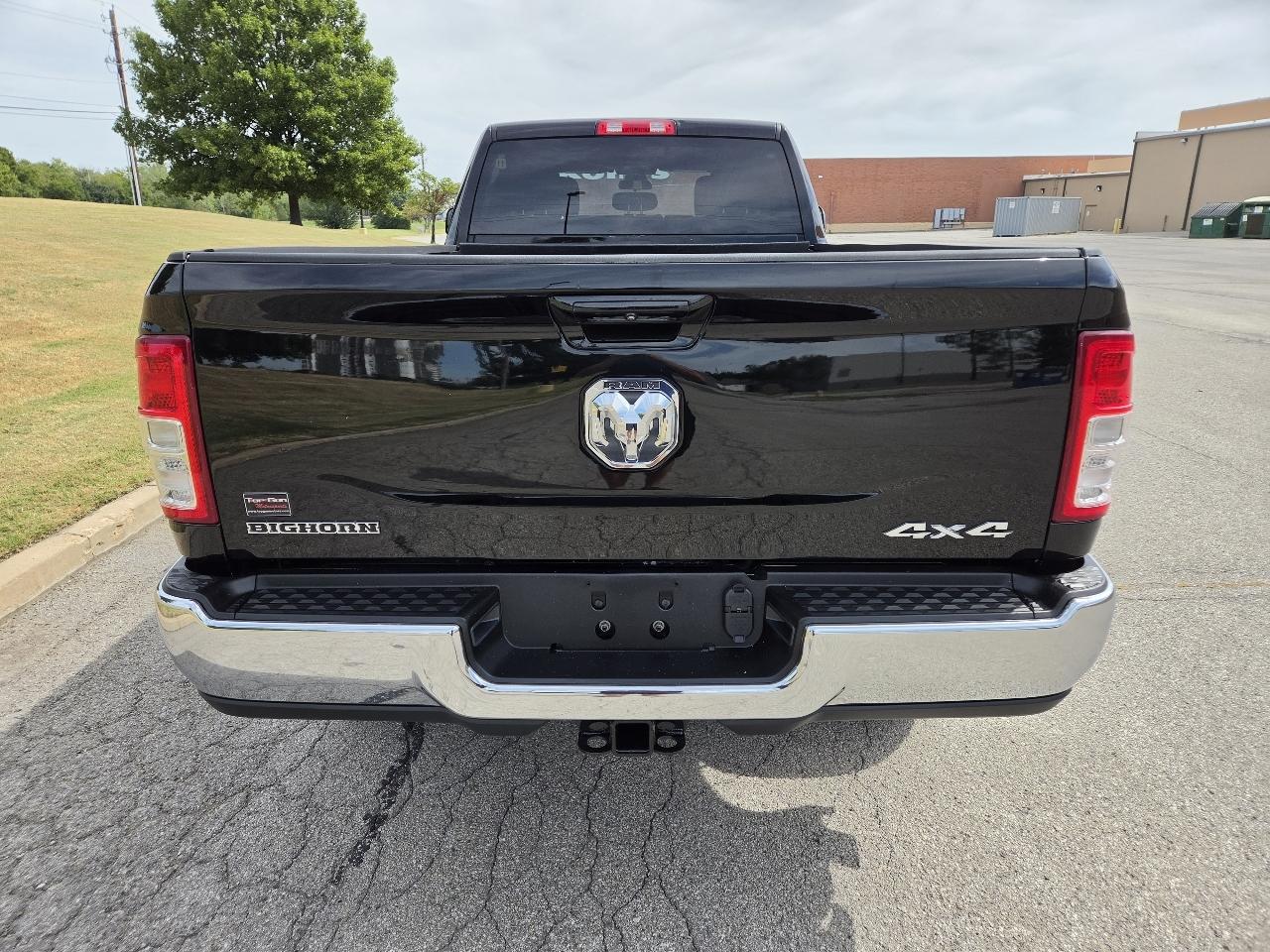 RAM 2500 Big Horn 4x4 Crew Cab 8' Box 2021