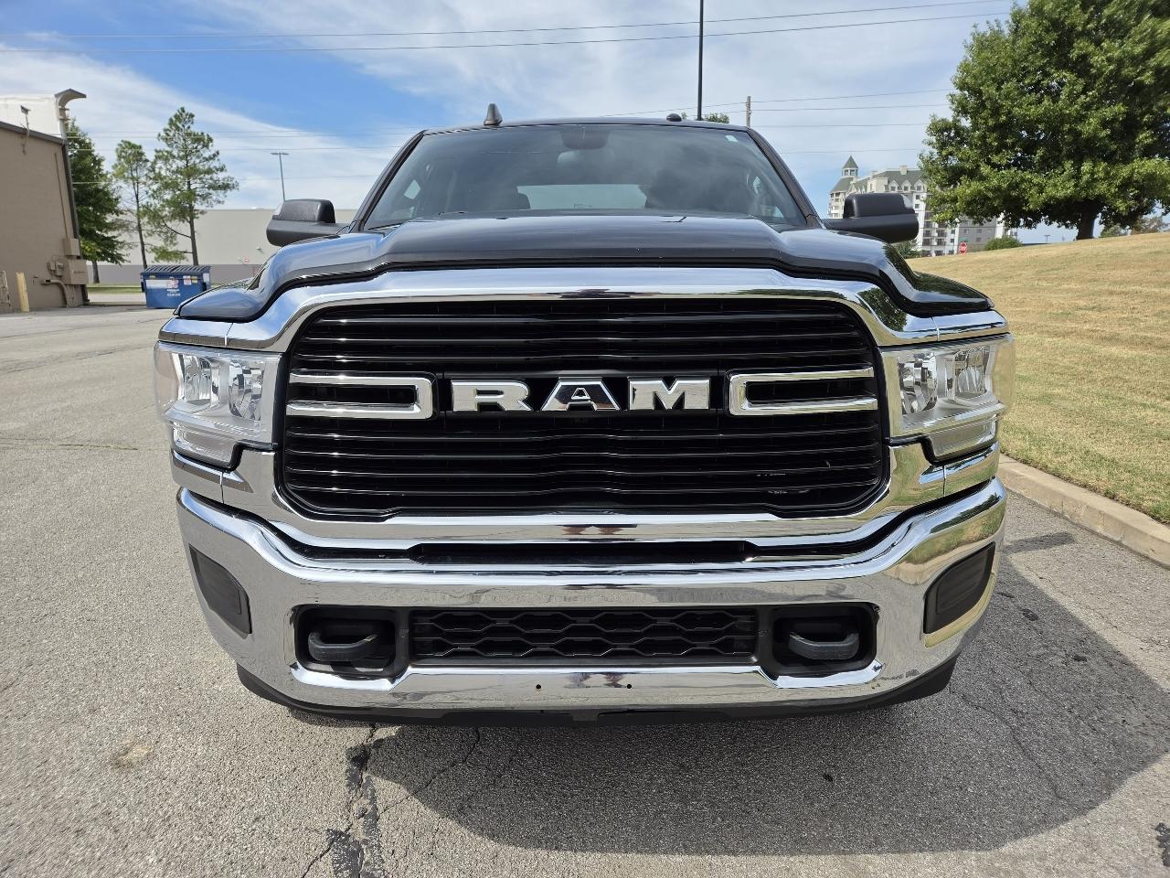 RAM 2500 Big Horn 4x4 Crew Cab 8' Box 2021