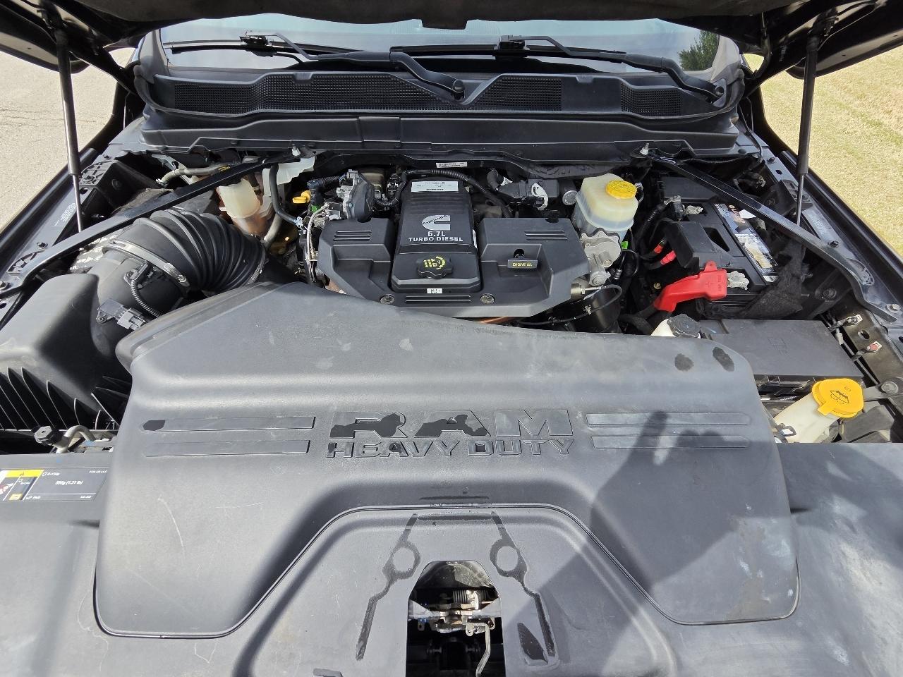 RAM 2500 Big Horn 4x4 Crew Cab 8' Box 2021