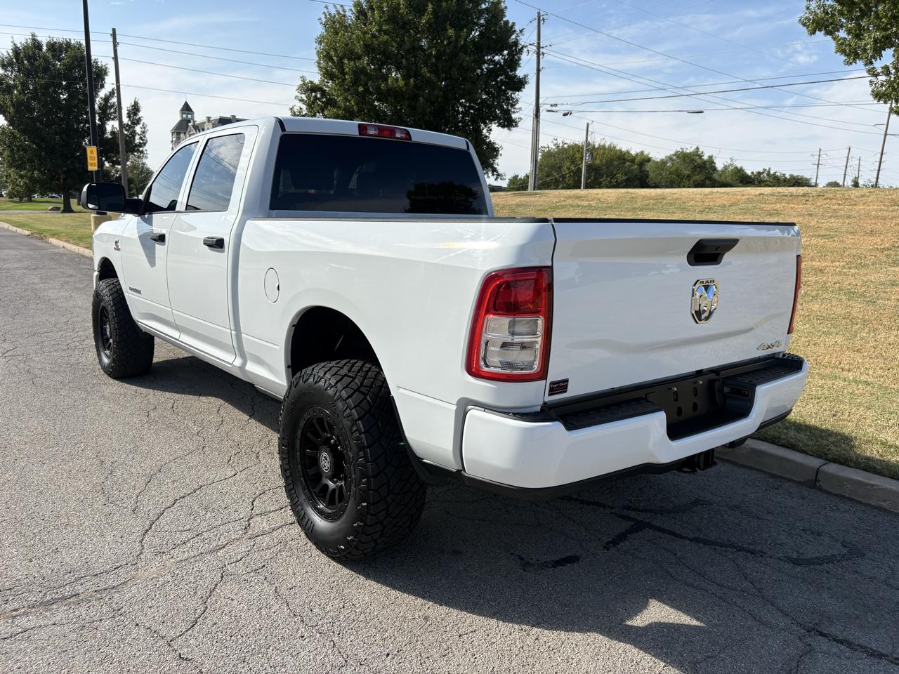 RAM 2500 Tradesman 4x4 Crew Cab 6'4" Box 2022