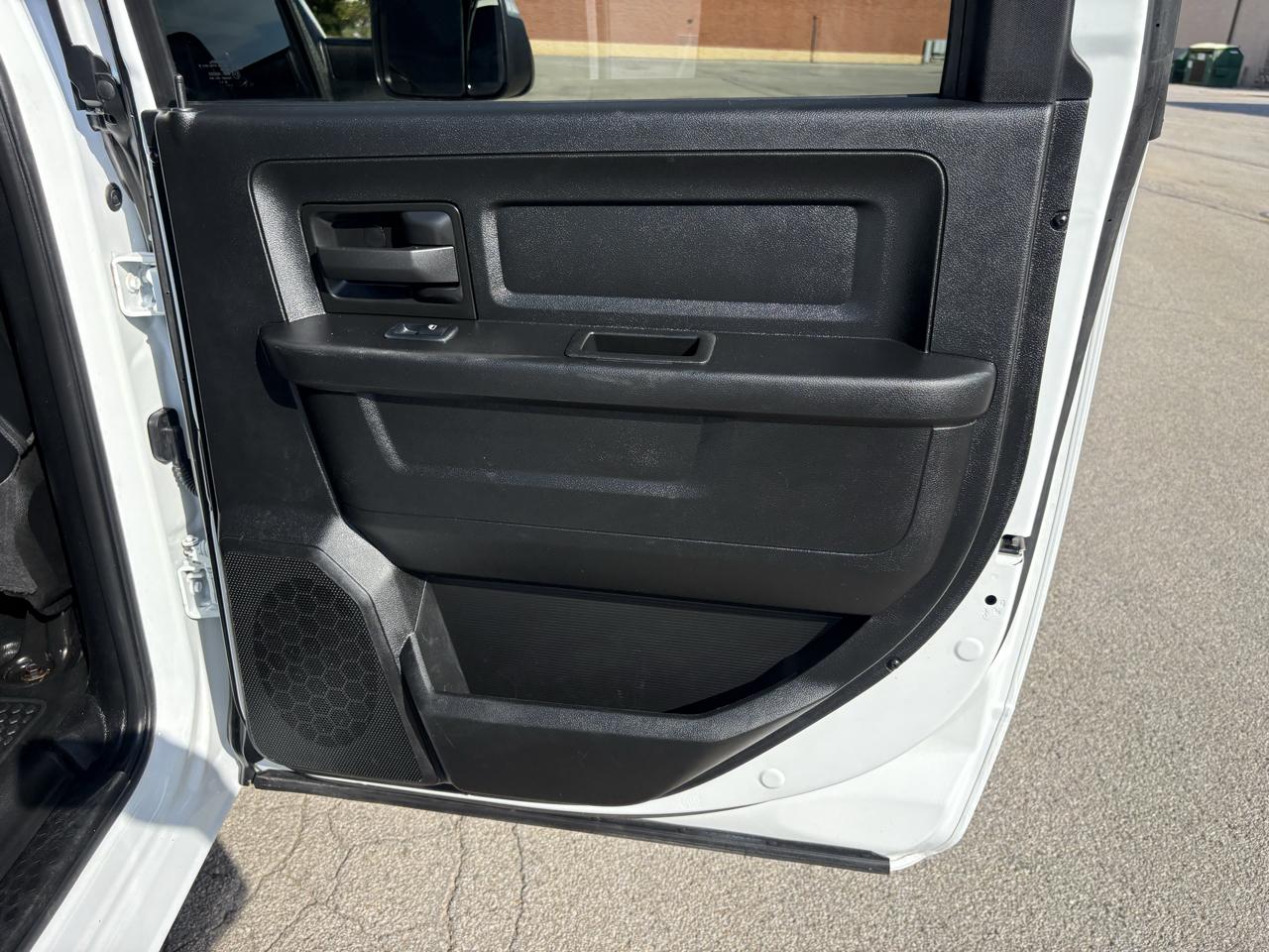 RAM 2500 Tradesman 4x4 Crew Cab 6'4" Box 2022
