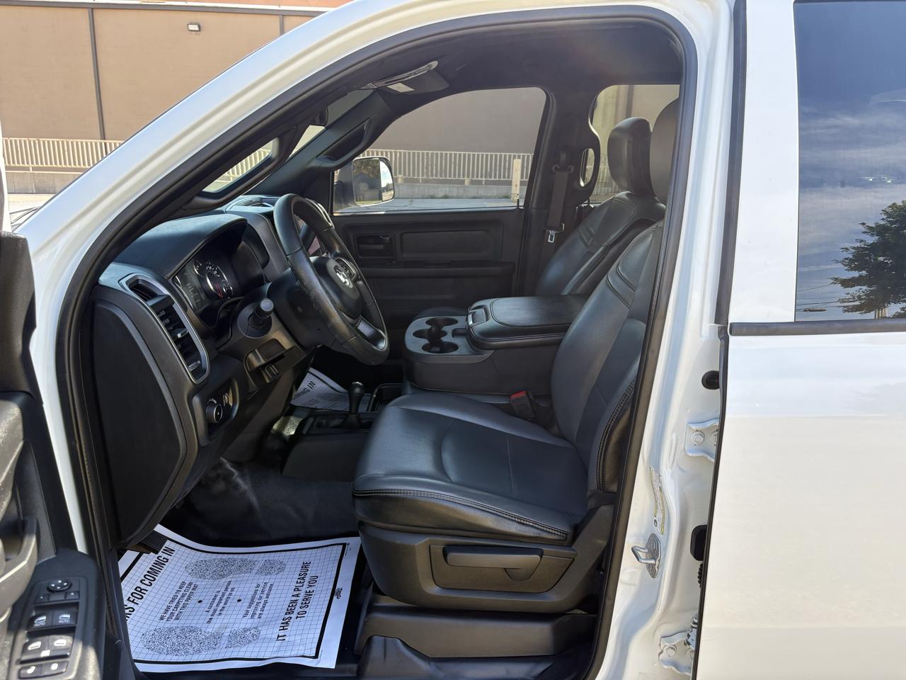 RAM 2500 Tradesman 4x4 Crew Cab 6'4" Box 2022