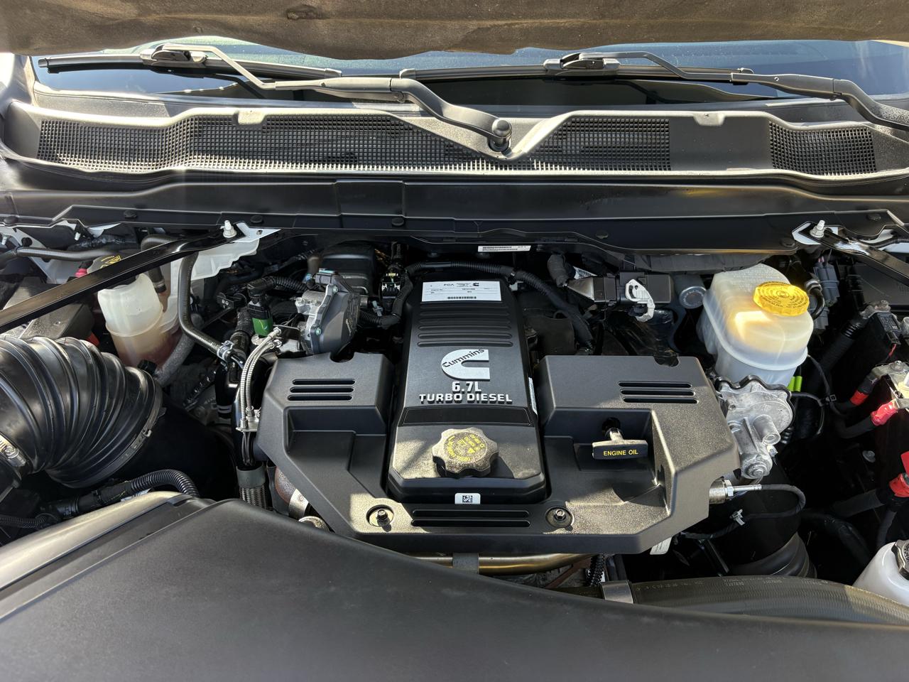 RAM 2500 Tradesman 4x4 Crew Cab 6'4" Box 2022