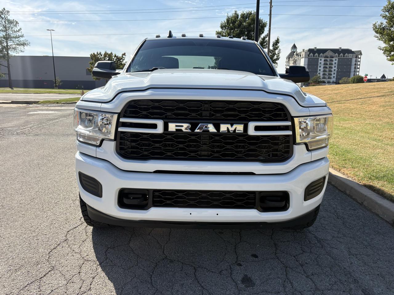 RAM 2500 Tradesman 4x4 Crew Cab 6'4" Box 2022