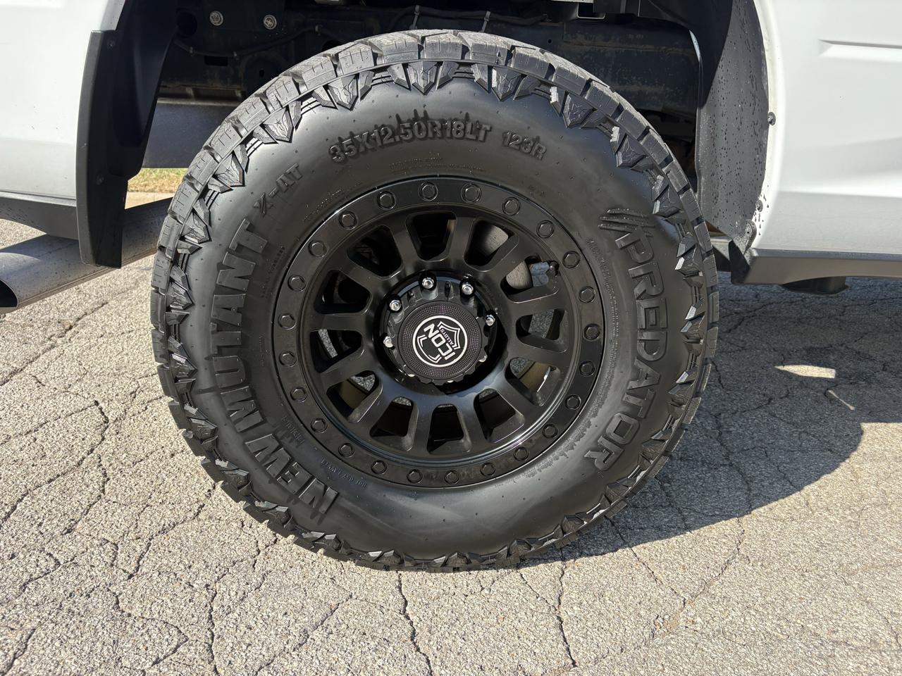 RAM 2500 Tradesman 4x4 Crew Cab 6'4" Box 2022