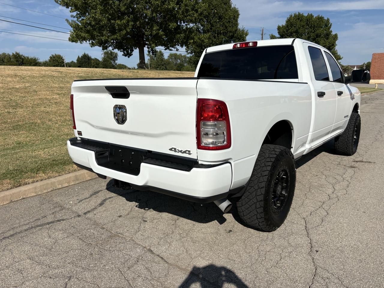 RAM 2500 Tradesman 4x4 Crew Cab 6'4" Box 2022