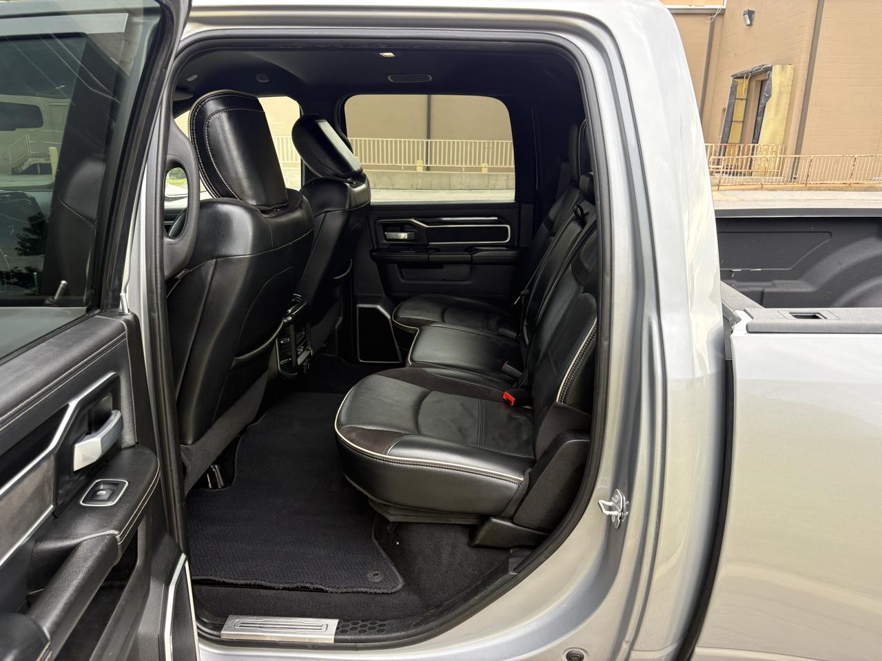 RAM 3500 Laramie 4x4 Crew Cab 8' Box 2021