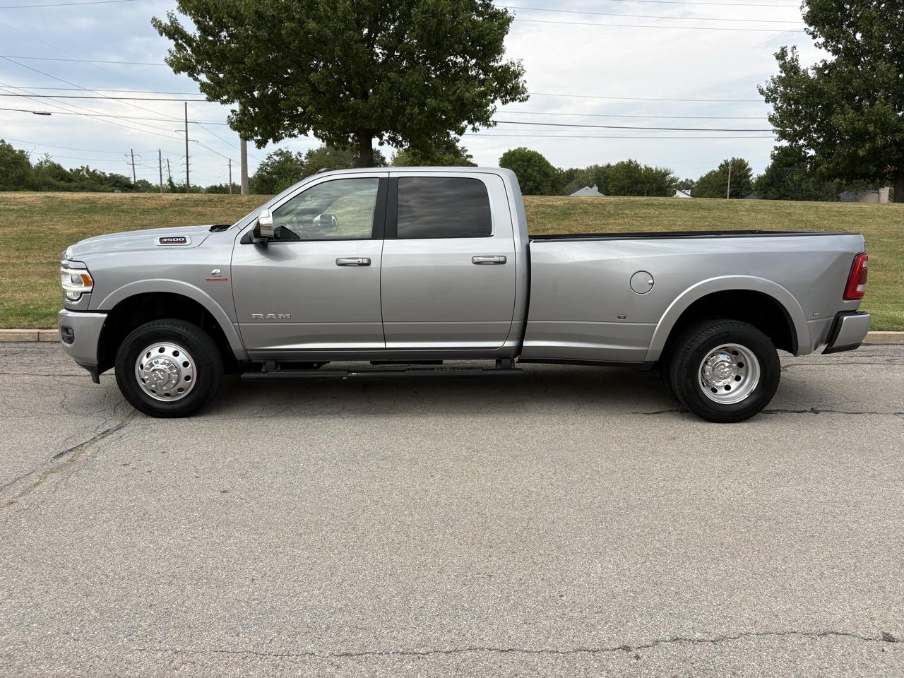 RAM 3500 Laramie 4x4 Crew Cab 8' Box 2021