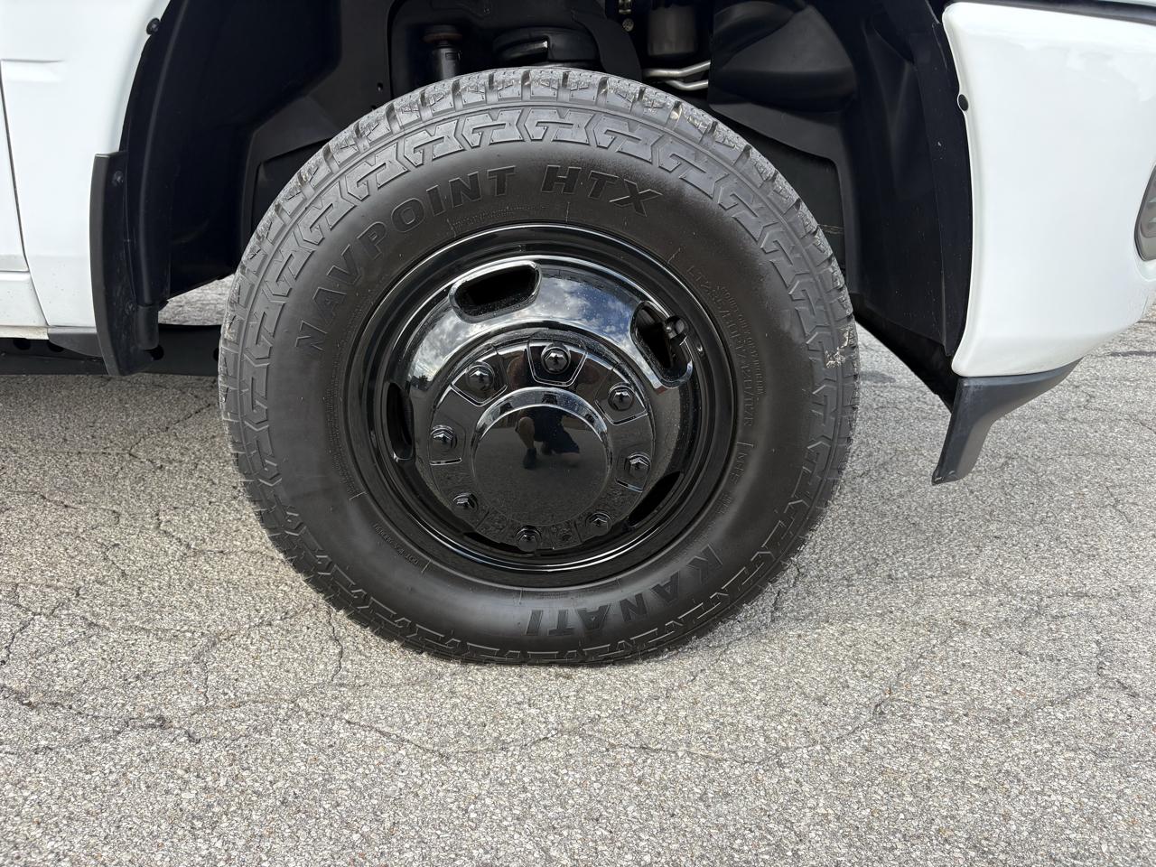 RAM 3500 Tradesman 4x4 Crew Cab 8' Box 2024