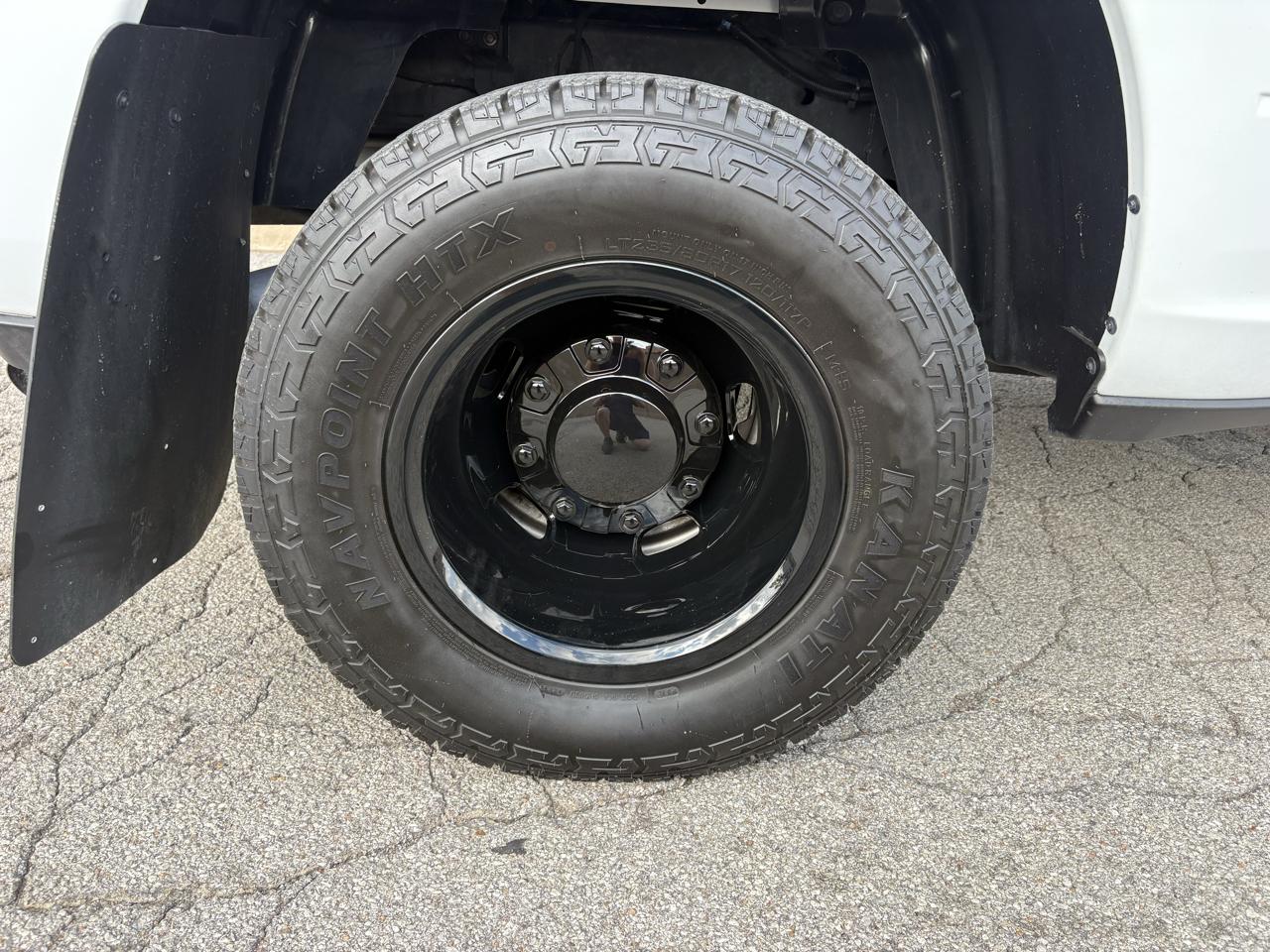 RAM 3500 Tradesman 4x4 Crew Cab 8' Box 2024