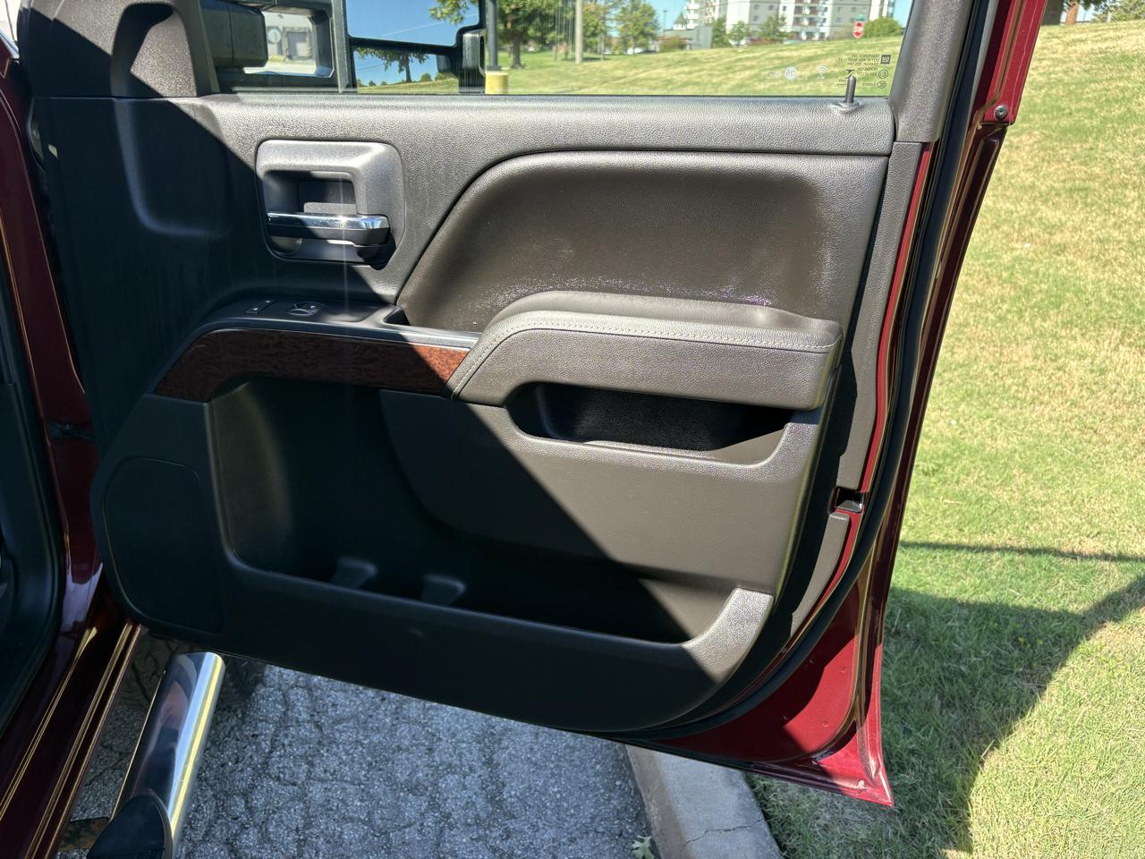 GMC Sierra photo 28