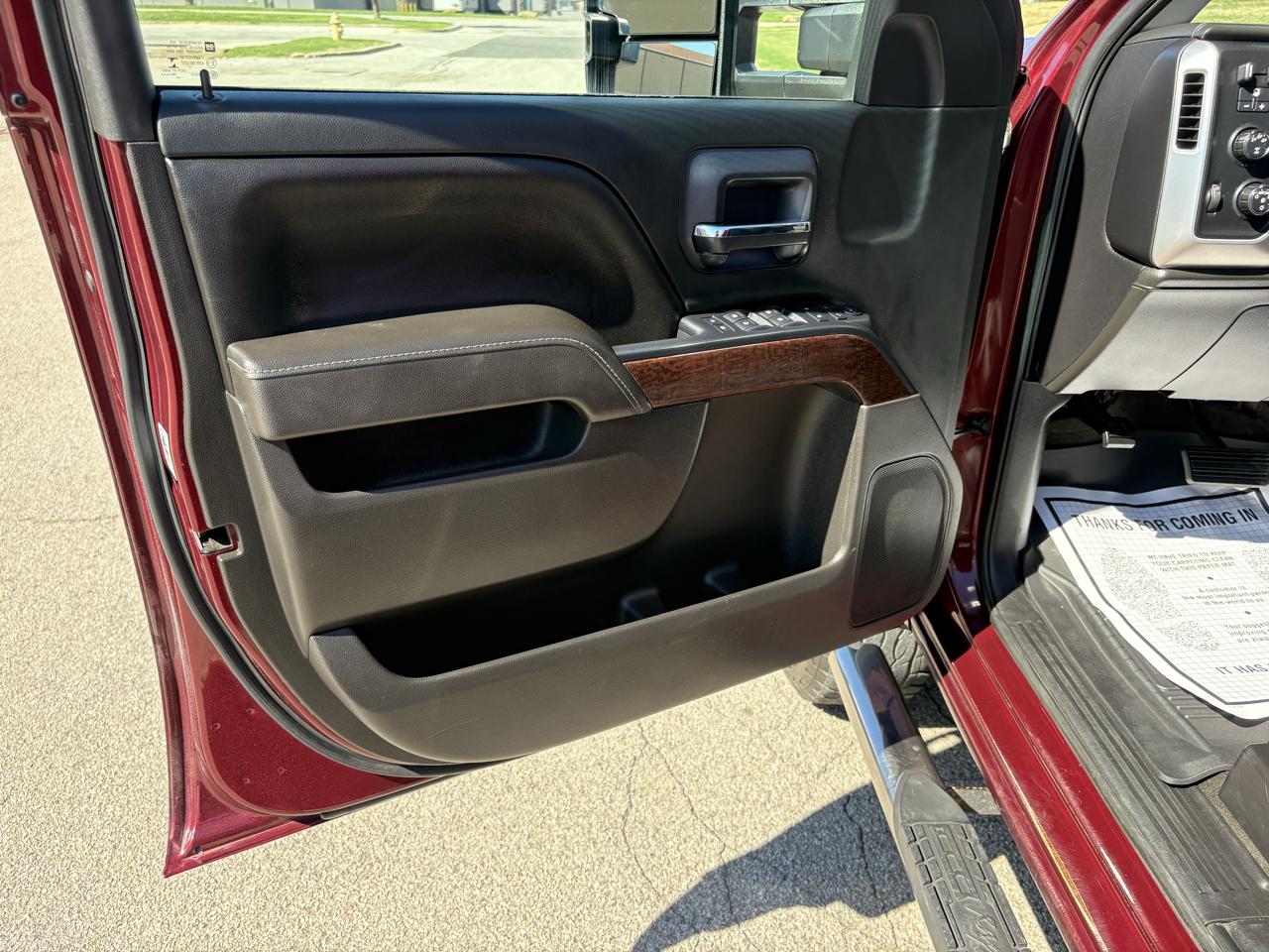 GMC Sierra photo 16
