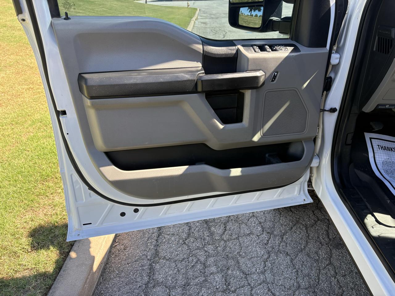 Ford Super Duty F-250 SRW XL 4WD Crew Cab 8' Box 2018