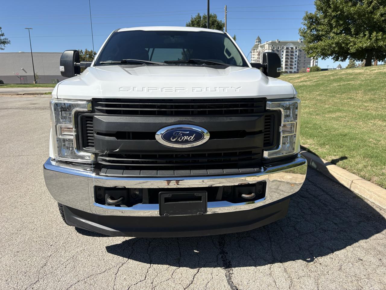 Ford Super Duty F-250 SRW XL 4WD Crew Cab 8' Box 2018