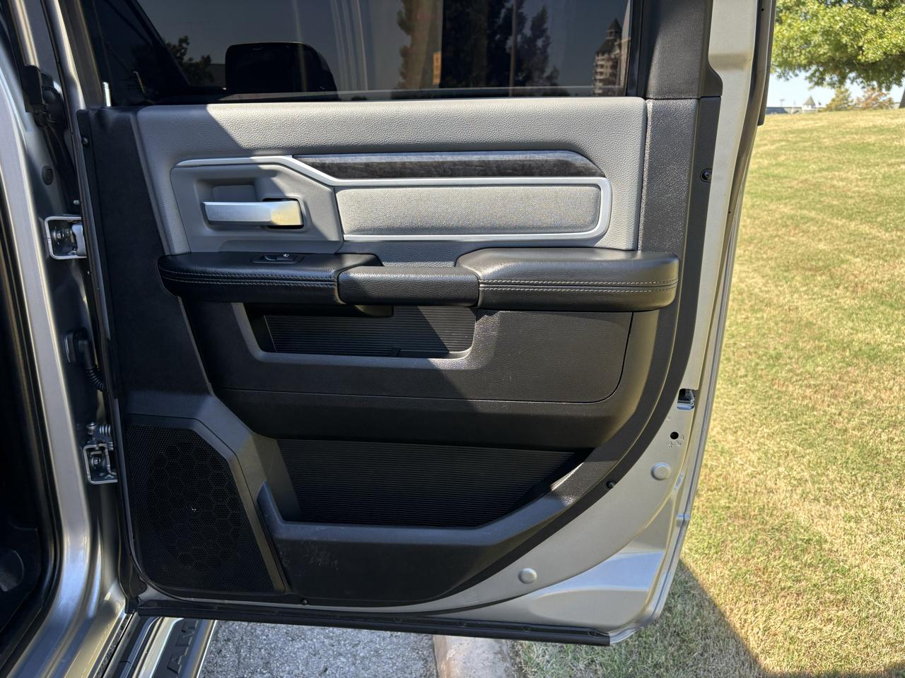 RAM 2500 Big Horn 4x4 Crew Cab 6'4" Box 2021