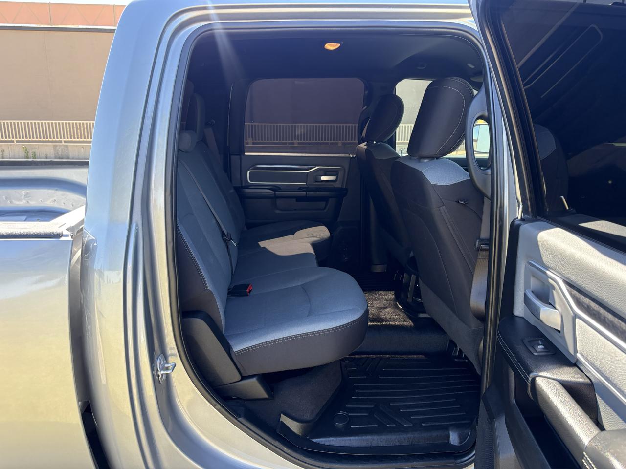 RAM 2500 Big Horn 4x4 Crew Cab 6'4" Box 2021