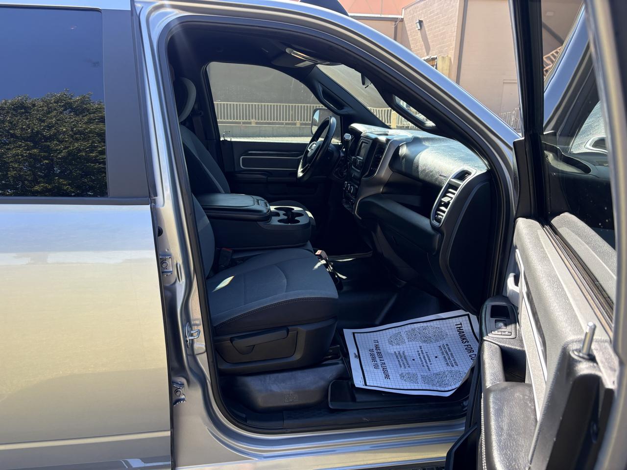 RAM 2500 Big Horn 4x4 Crew Cab 6'4" Box 2021