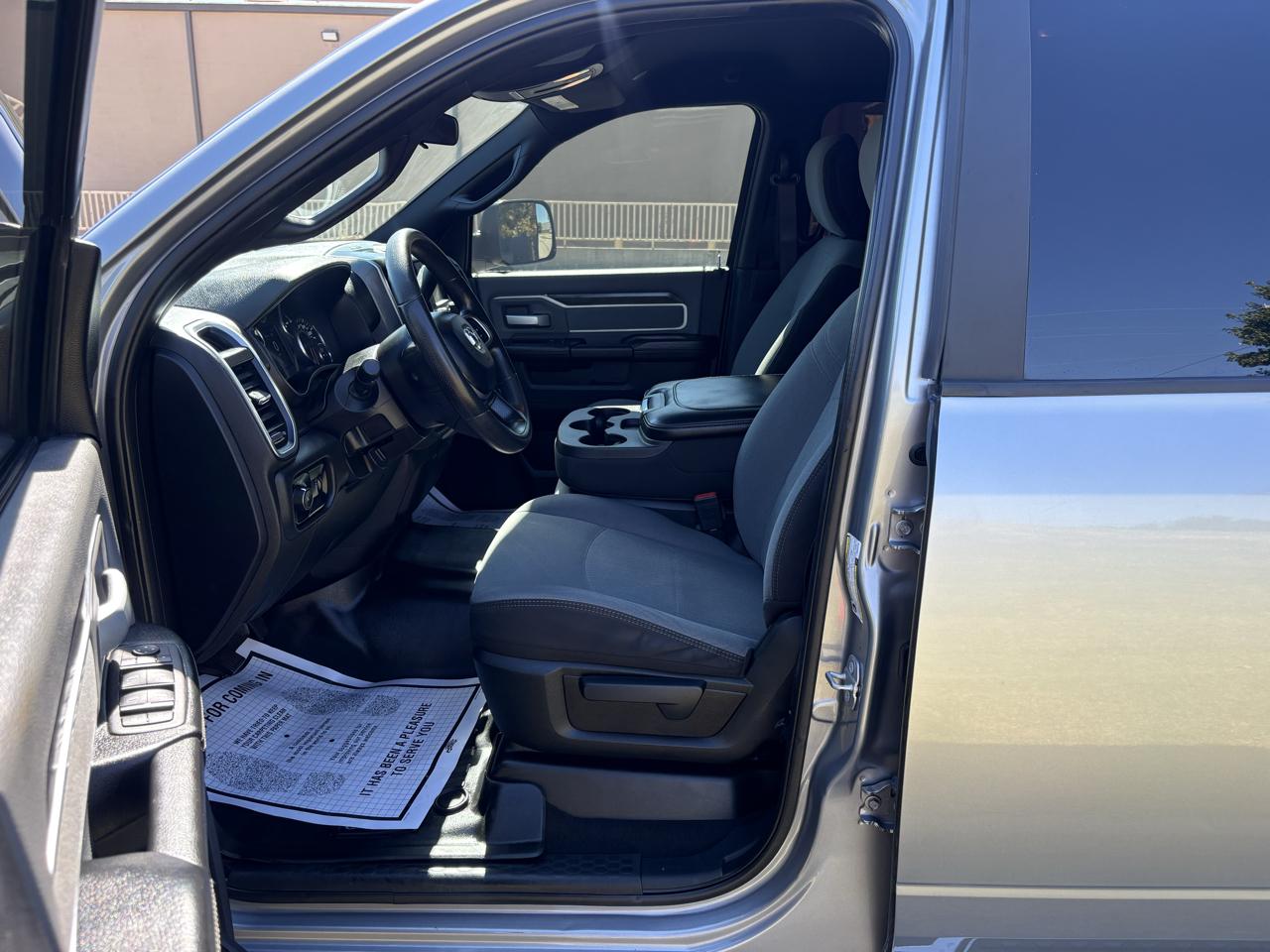 RAM 2500 Big Horn 4x4 Crew Cab 6'4" Box 2021