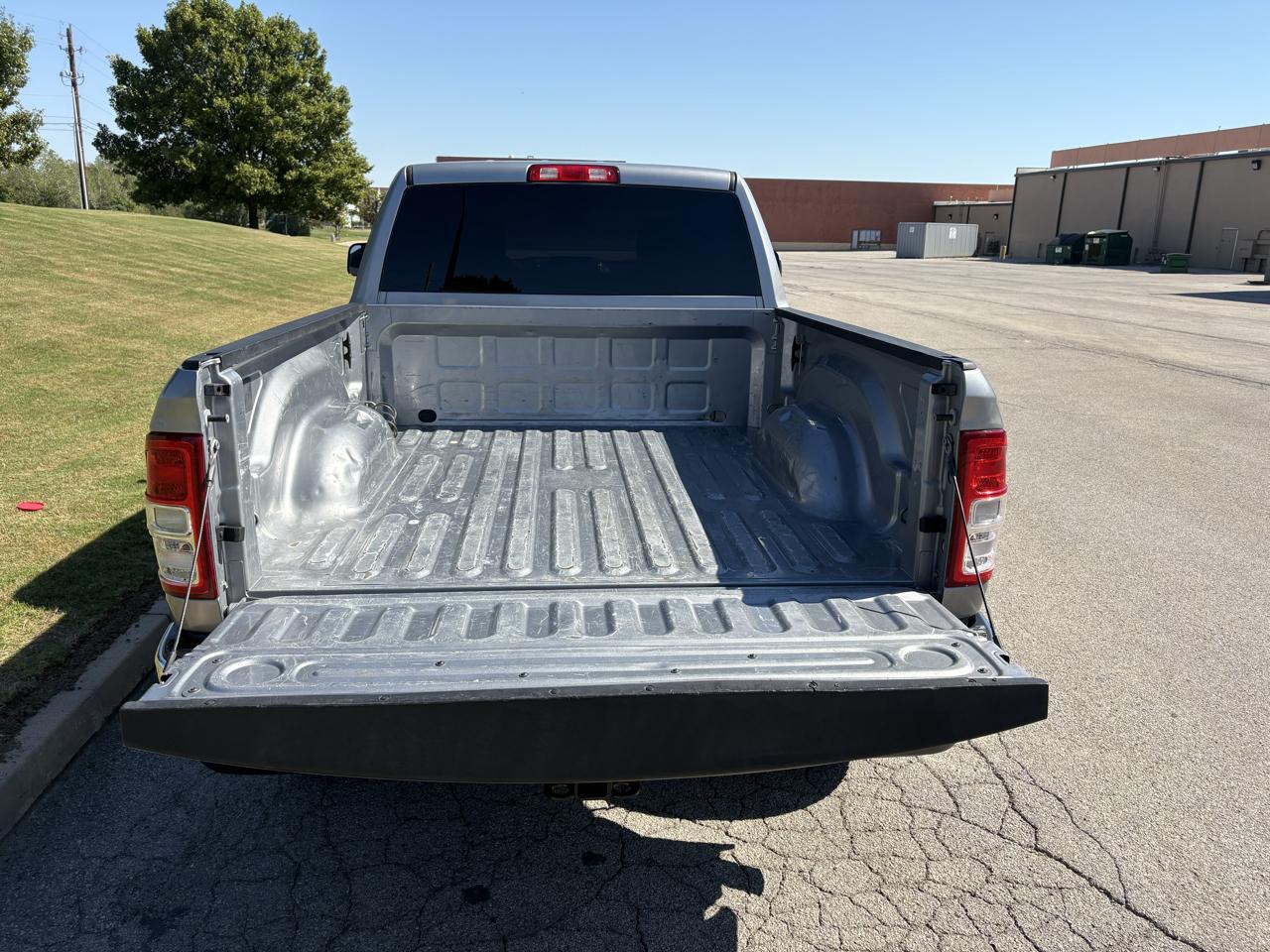 RAM 2500 Big Horn 4x4 Crew Cab 6'4" Box 2021