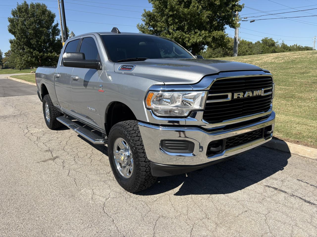RAM 2500 Big Horn 4x4 Crew Cab 6'4" Box 2021
