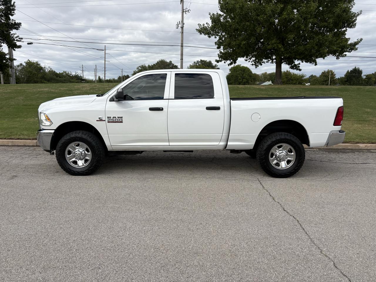 RAM 2500 Tradesman 4x4 Crew Cab 6'4" Box 2018