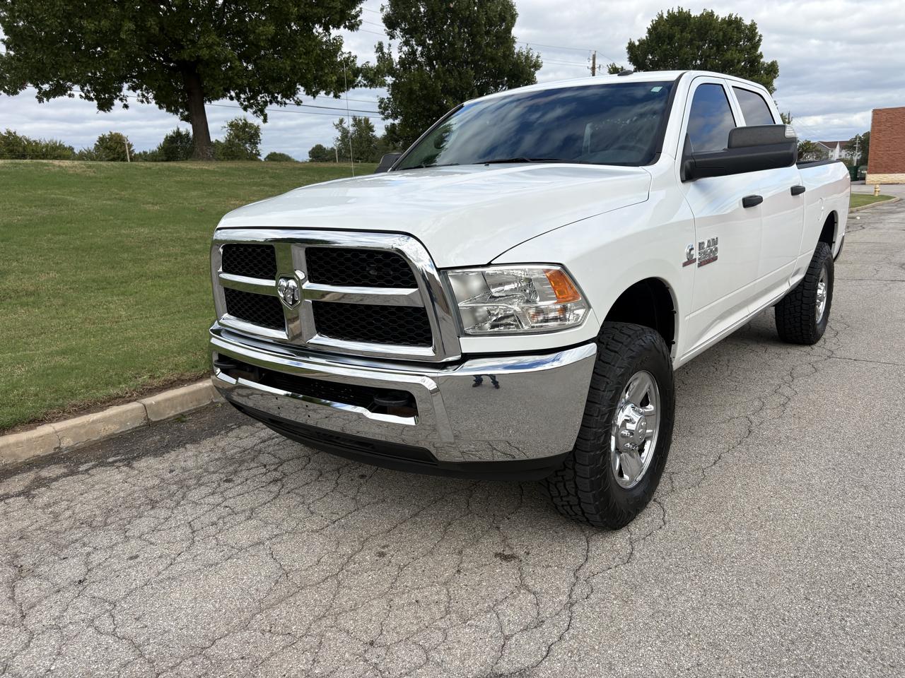 RAM 2500 Tradesman 4x4 Crew Cab 6'4" Box 2018
