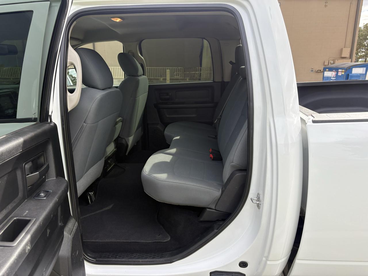 RAM 2500 Tradesman 4x4 Crew Cab 6'4" Box 2018