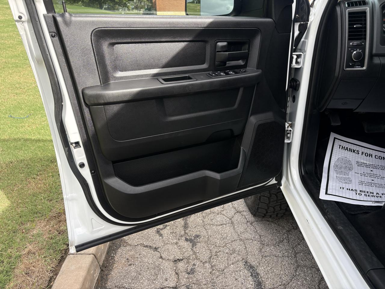 RAM 2500 Tradesman 4x4 Crew Cab 6'4" Box 2018