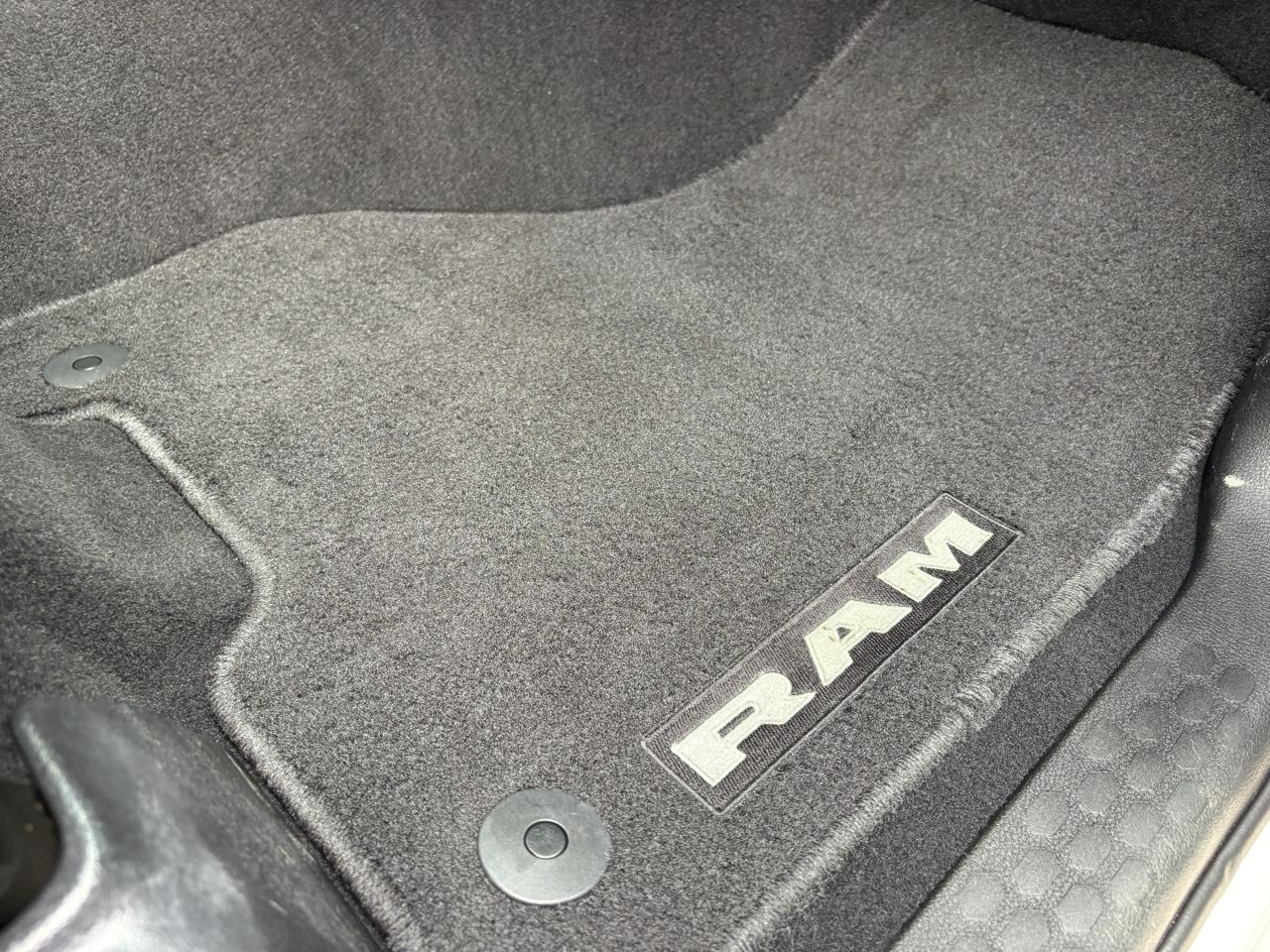 RAM 2500 Tradesman 4x4 Crew Cab 6'4" Box 2024