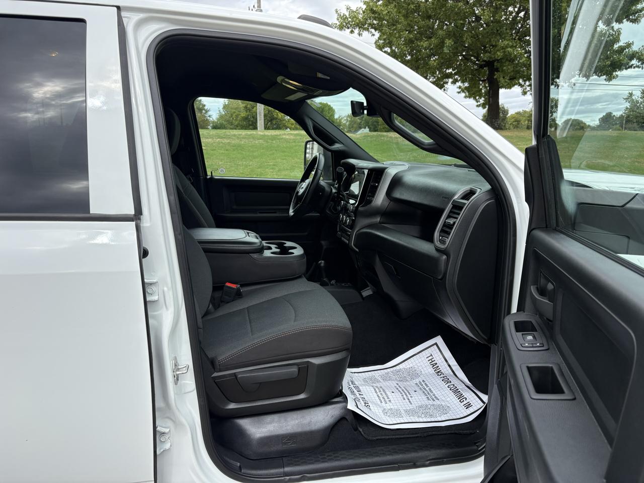 RAM 2500 Tradesman 4x4 Crew Cab 6'4" Box 2024