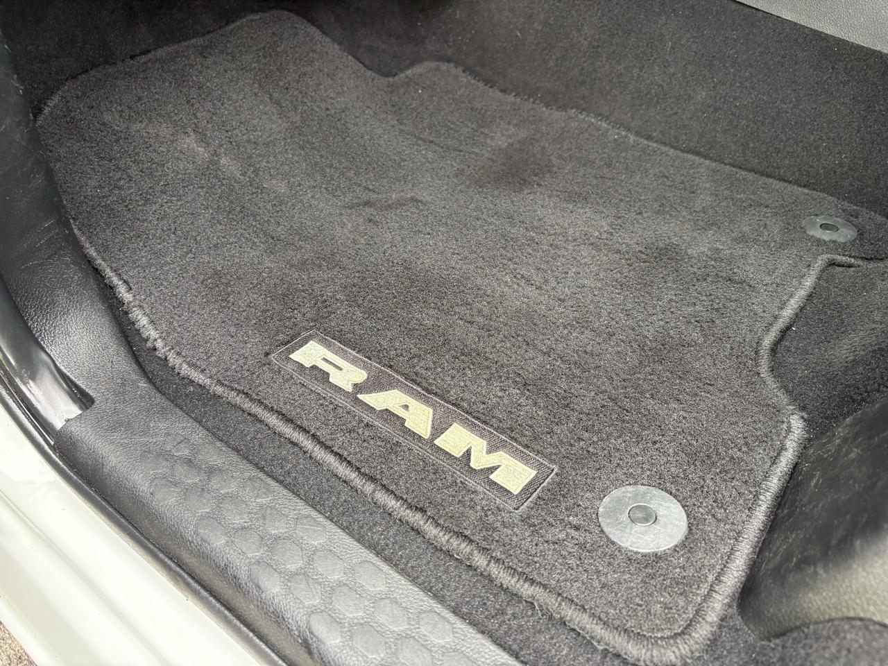 RAM 2500 Tradesman 4x4 Crew Cab 6'4" Box 2024