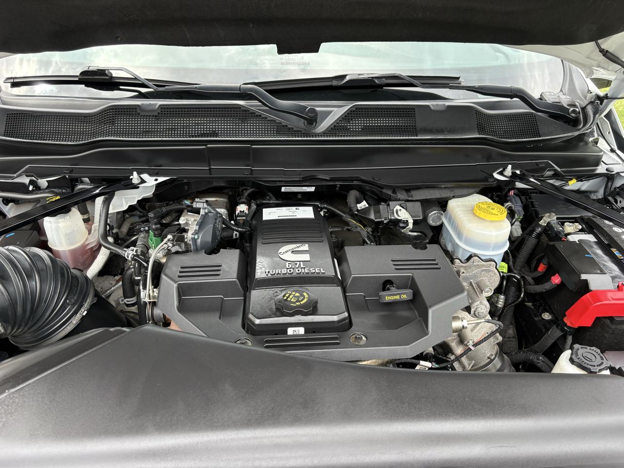 RAM 2500 Tradesman 4x4 Crew Cab 6'4" Box 2024