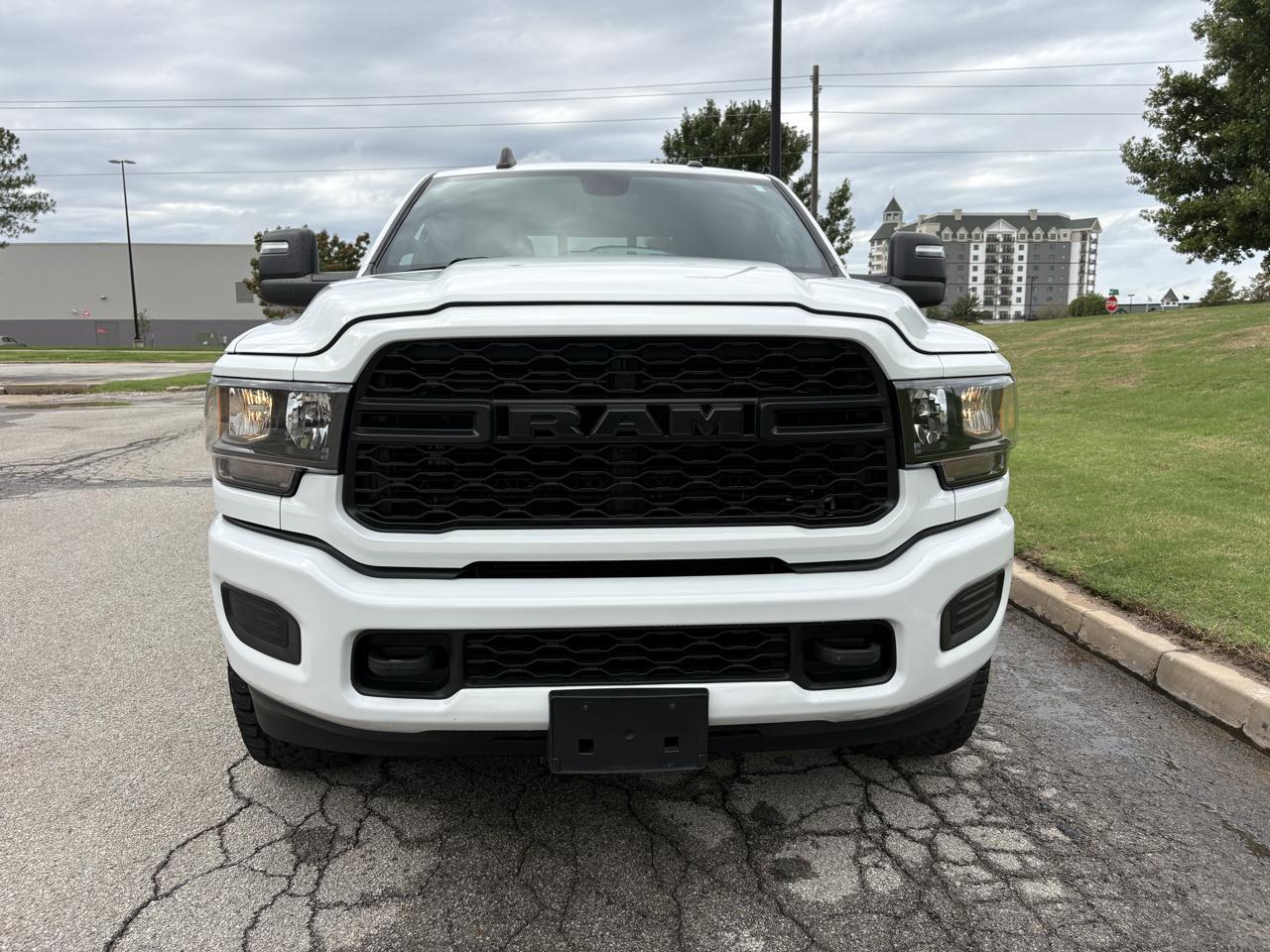 RAM 2500 Tradesman 4x4 Crew Cab 6'4" Box 2024