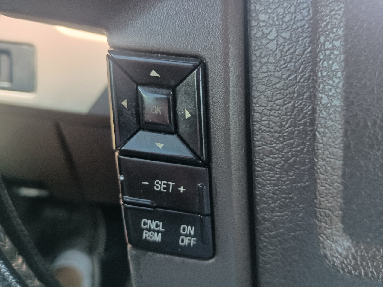 Ford F-150 4WD SuperCrew 145" XLT 2013 Ford F-150 4WD SuperCrew 145" XLT 2013
