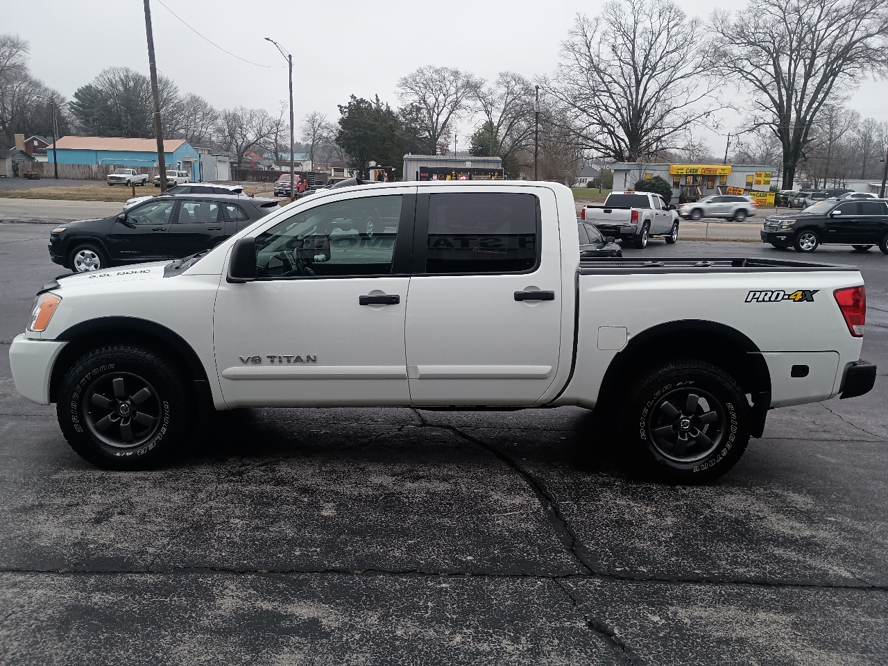 Nissan Titan 4WD Crew Cab SWB PRO-4X 2015