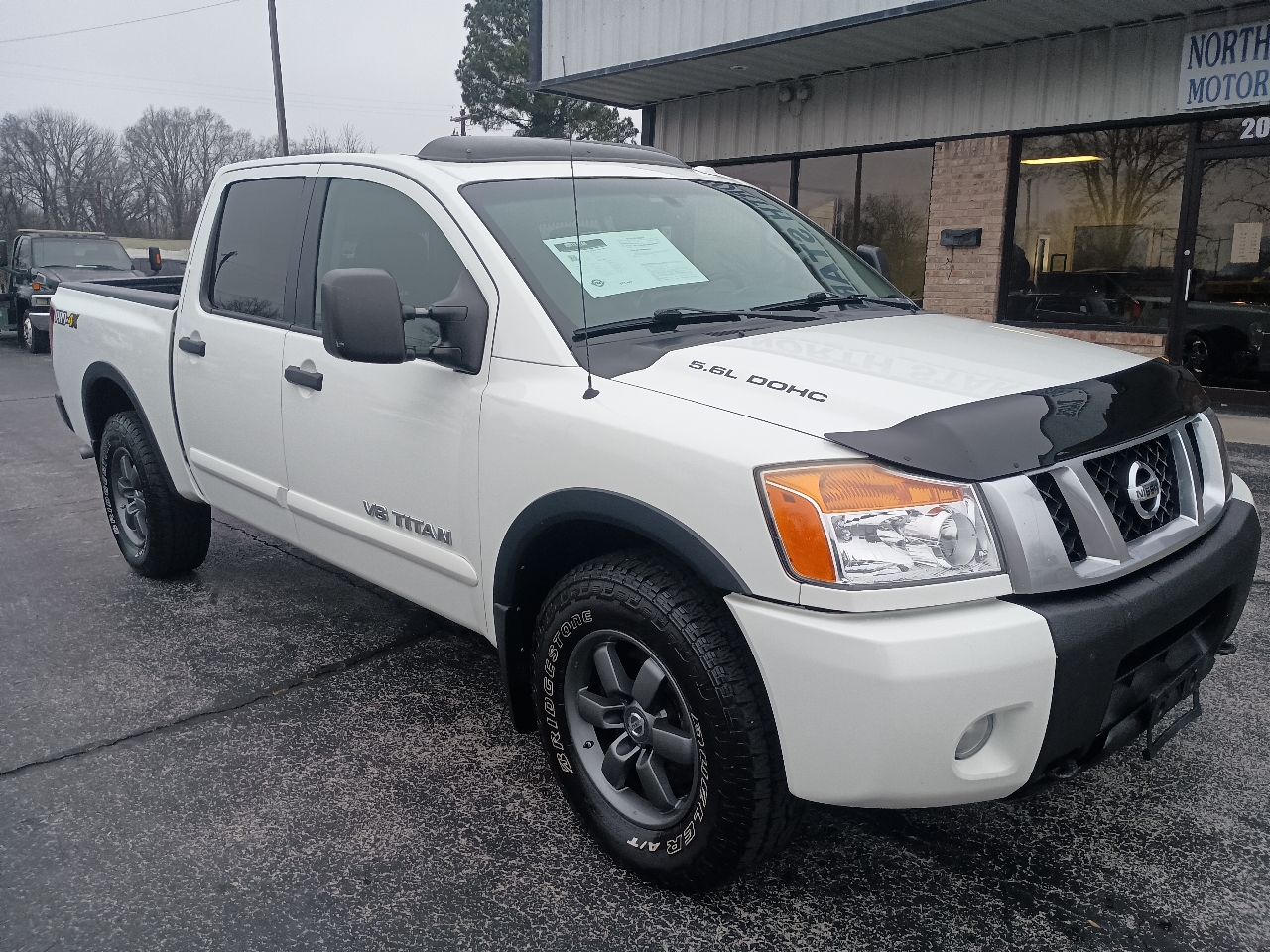 Nissan Titan 4WD Crew Cab SWB PRO-4X 2015