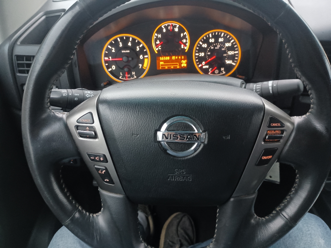 Nissan Titan 4WD Crew Cab SWB PRO-4X 2015