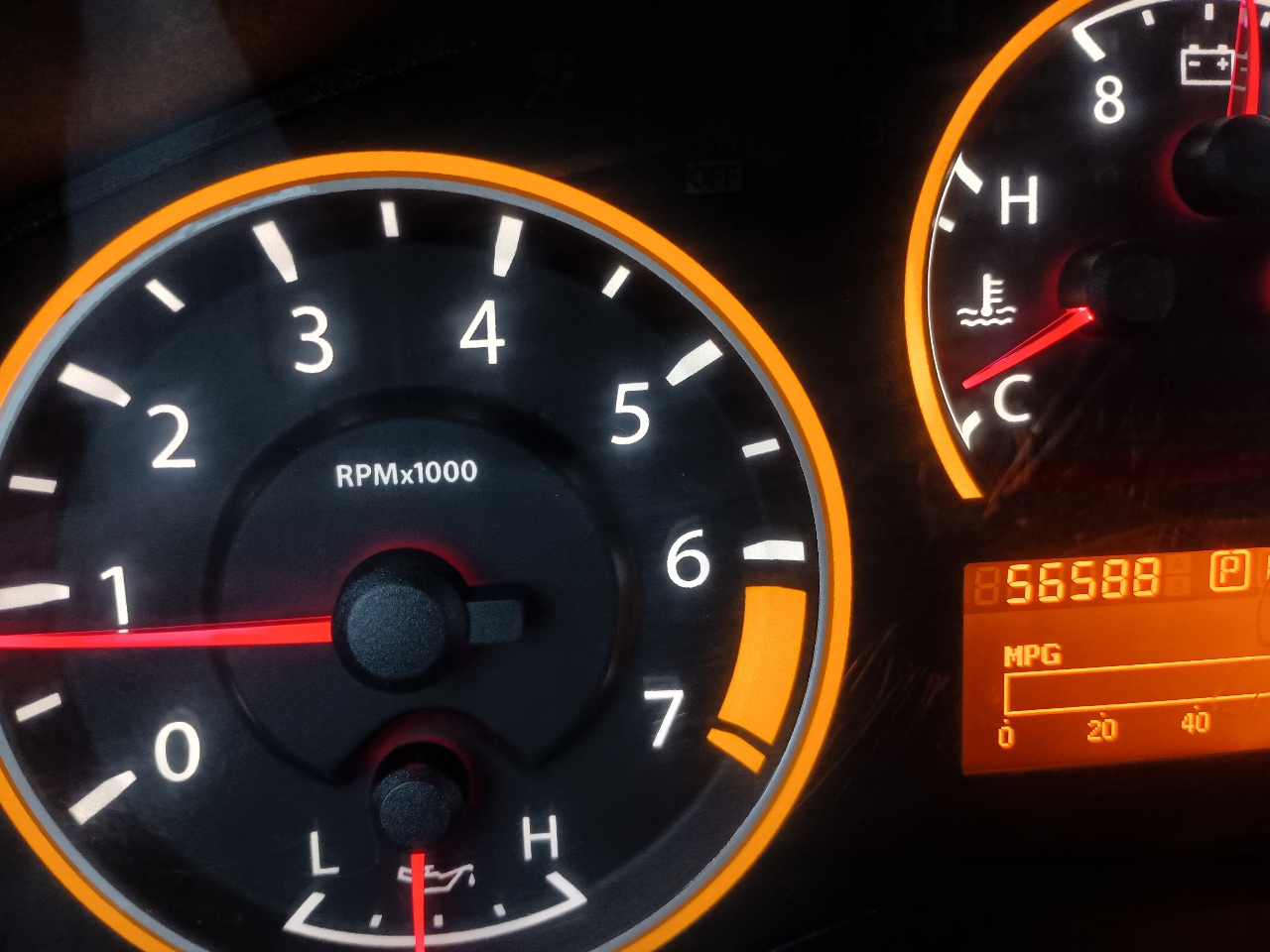 Nissan Titan 4WD Crew Cab SWB PRO-4X 2015