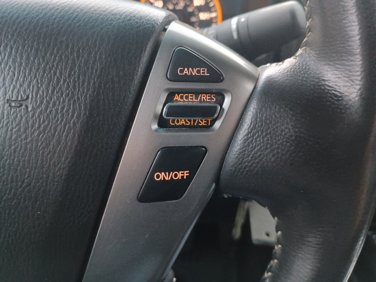 Nissan Titan 4WD Crew Cab SWB PRO-4X 2015