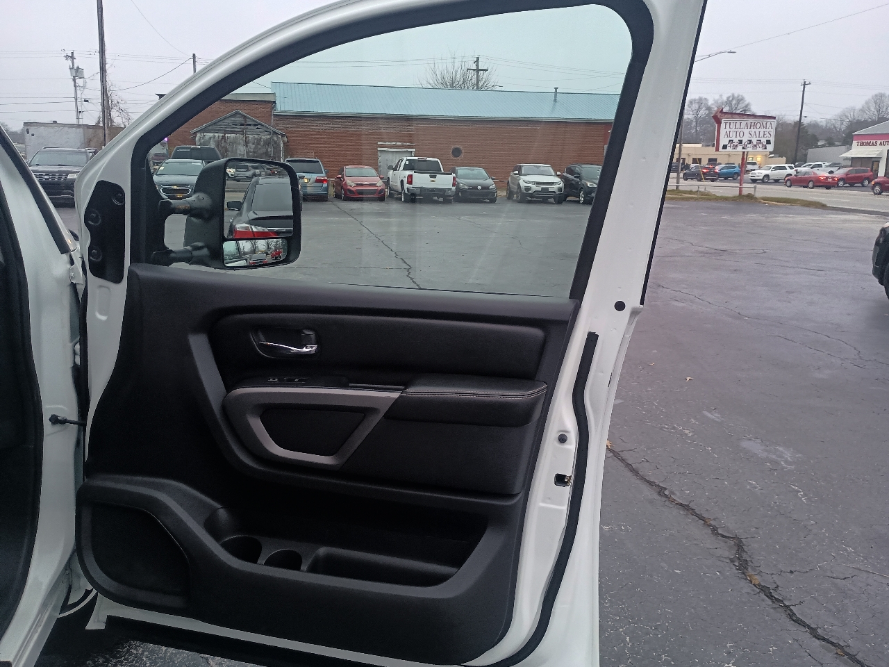 Nissan Titan 4WD Crew Cab SWB PRO-4X 2015