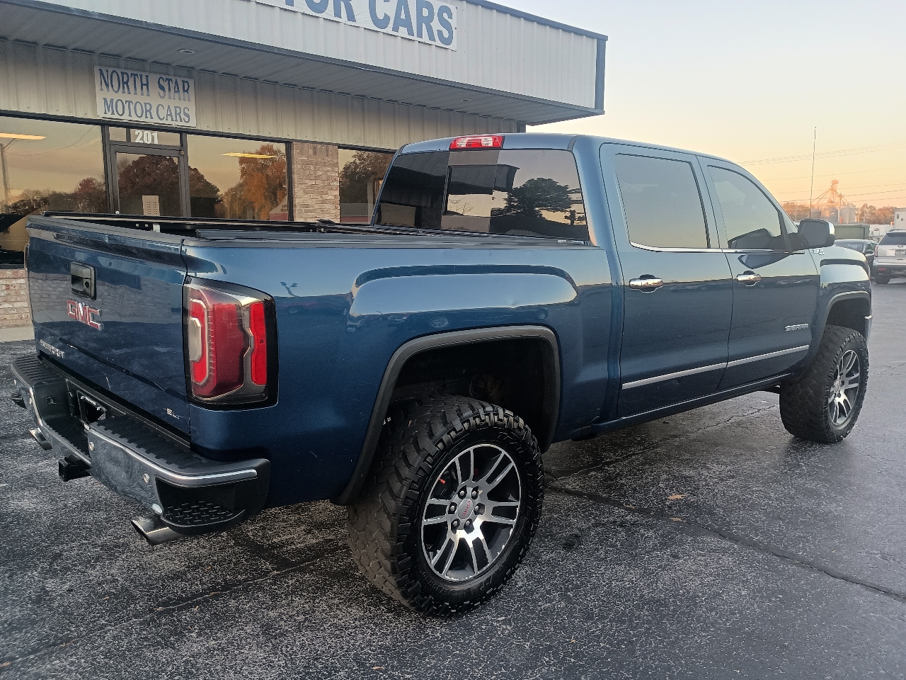 2016 Gmc Sierra 1500 SLT photo 2
