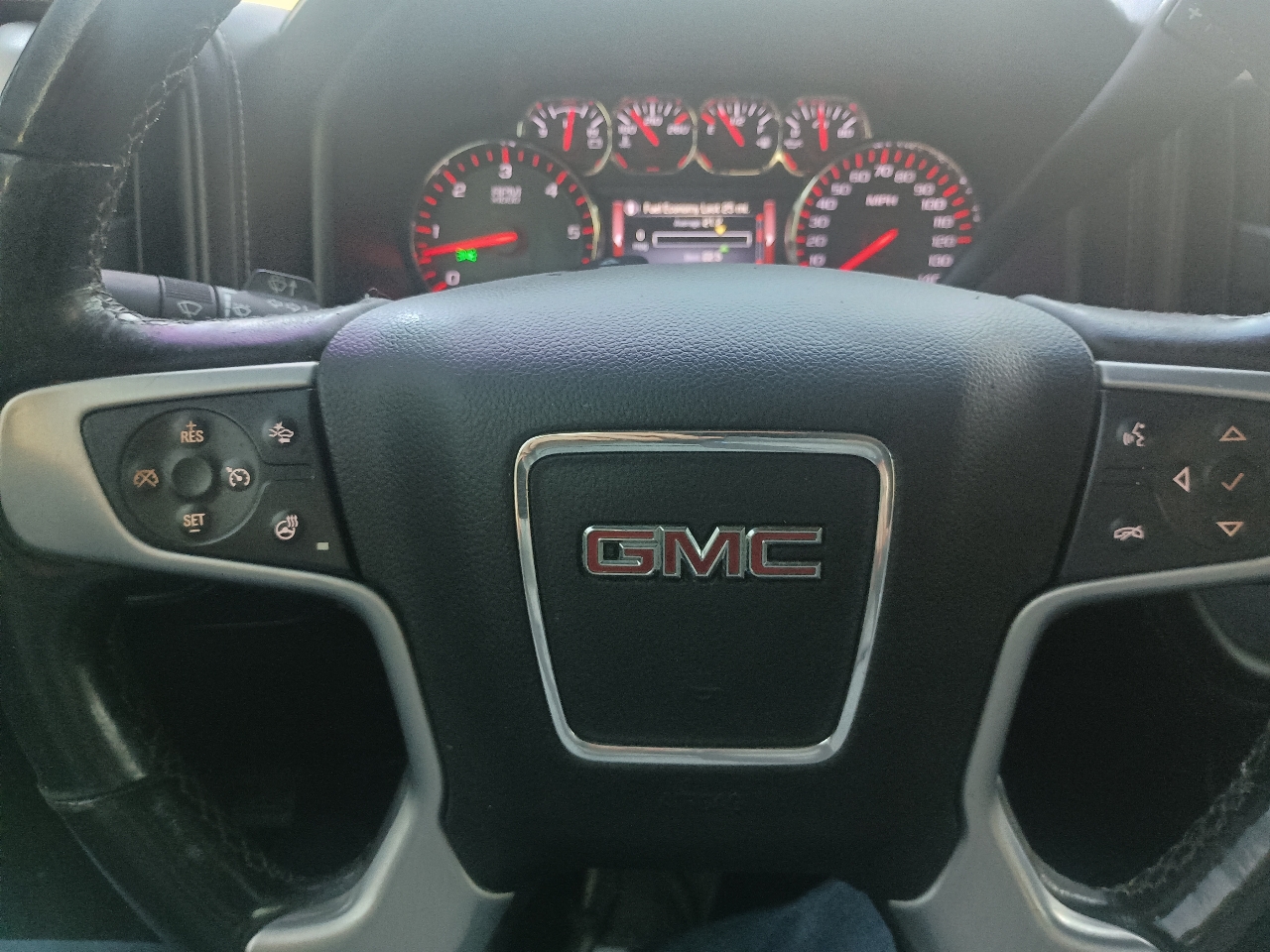 GMC Sierra 1500 4WD Crew Cab 143.5" SLT 2016