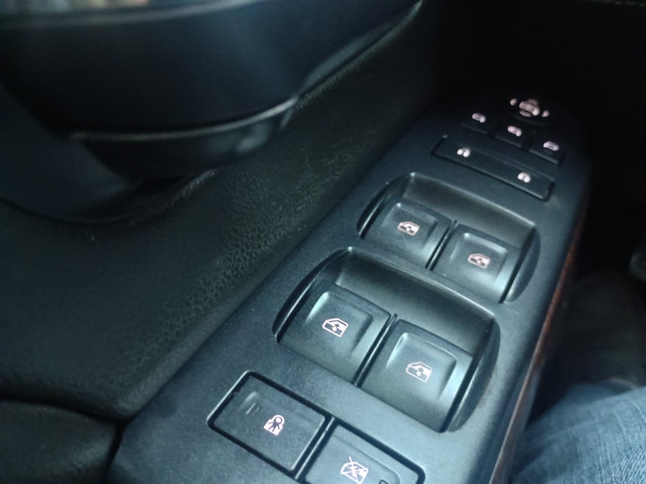 GMC Sierra 1500 4WD Crew Cab 143.5" SLT 2016