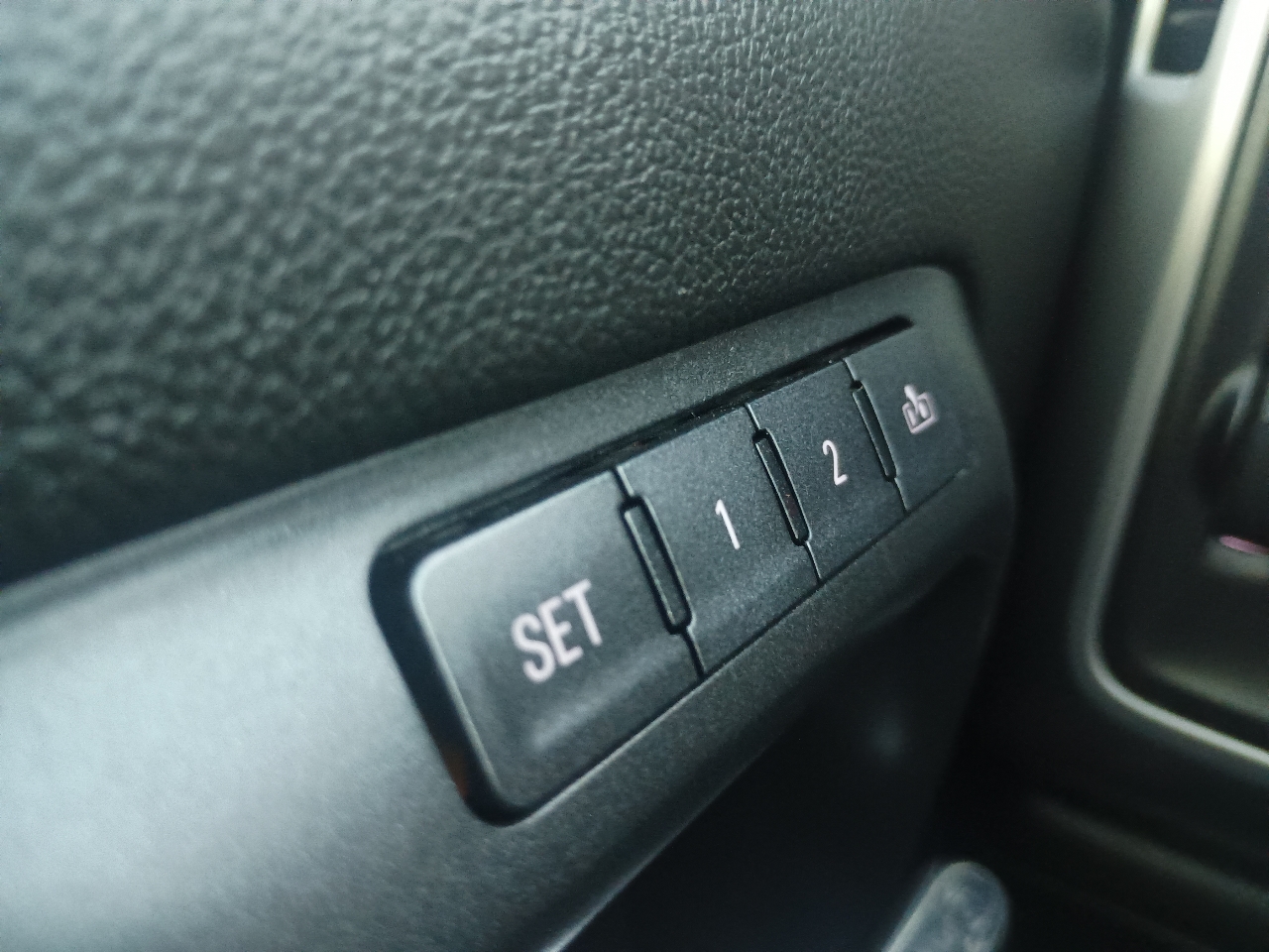 GMC Sierra 1500 4WD Crew Cab 143.5" SLT 2016