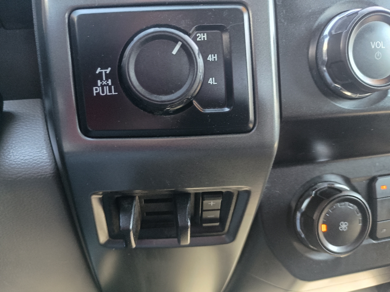 Ford Super Duty F-250 SRW XLT 4WD SuperCab 6.75' Box 2020