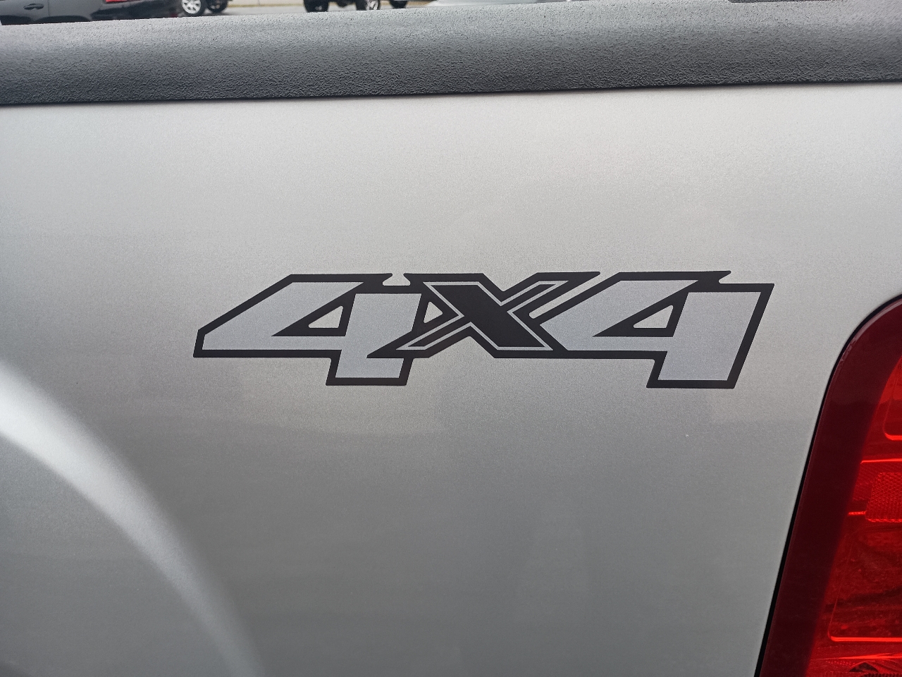 GMC Sierra 1500 4WD Crew Cab 143.5" SLE 2013