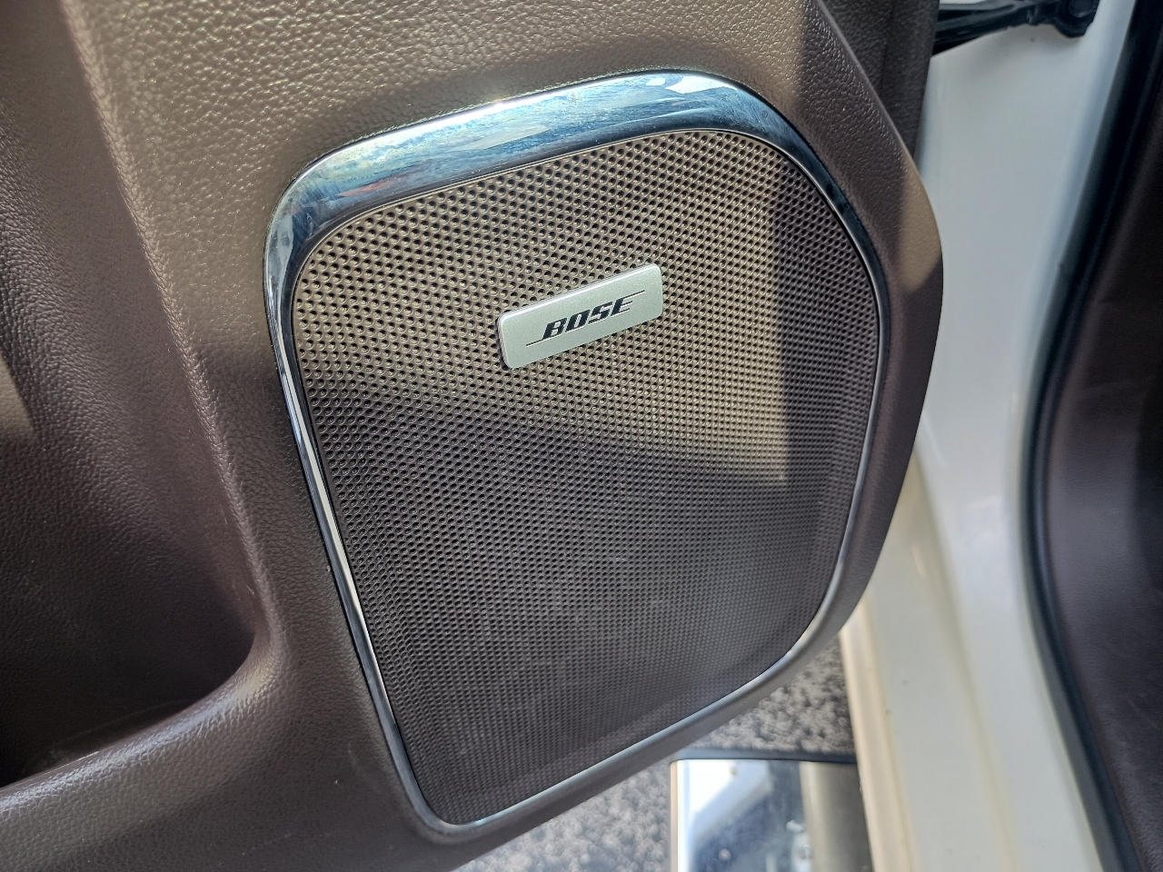 GMC Sierra 1500 4WD Crew Cab 143.5" Denali 2014