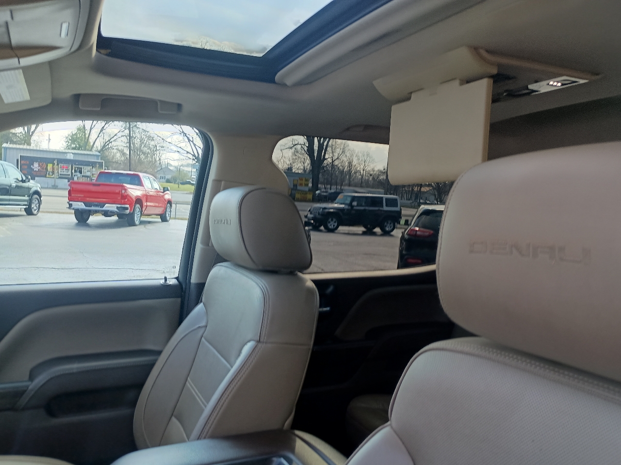 GMC Sierra 1500 4WD Crew Cab 143.5" Denali 2014