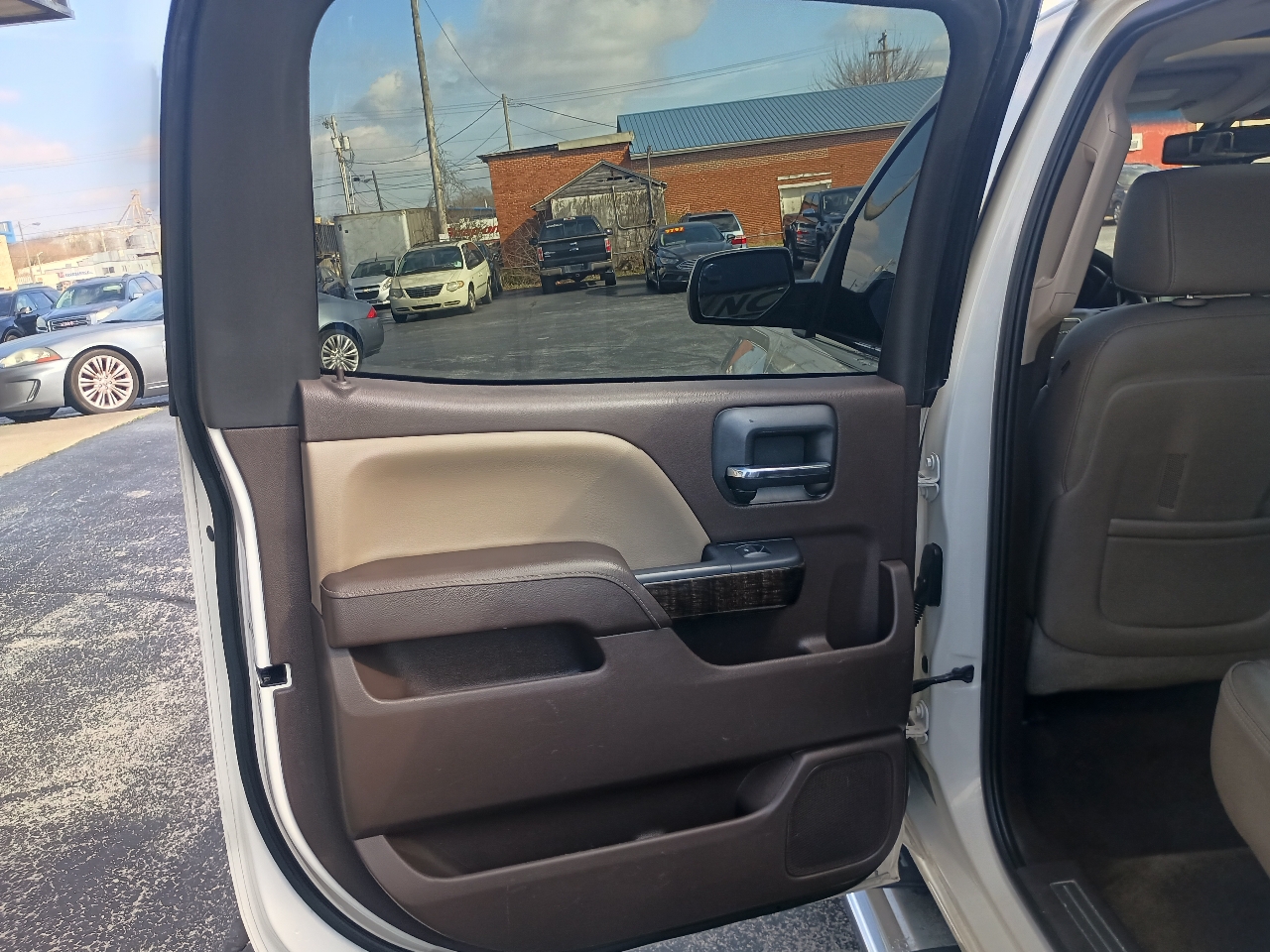 GMC Sierra 1500 4WD Crew Cab 143.5" Denali 2014